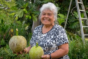 Shirley holding ulu